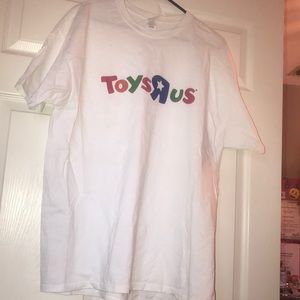 Toys R Us shirt